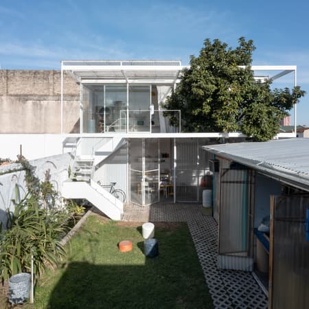 Proyecto Mutan workshop and showroom
